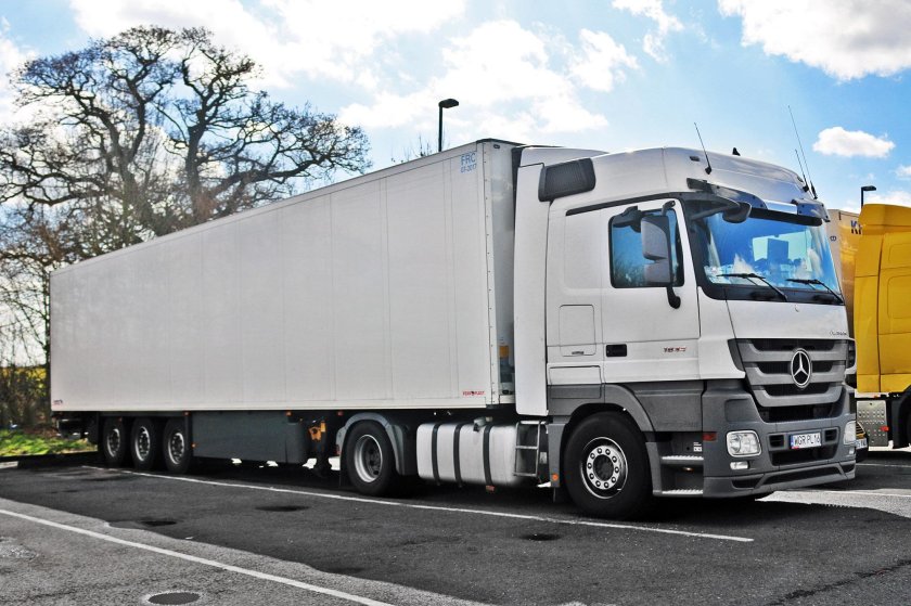 Мерседес Актрос 1846 с полуприцепом