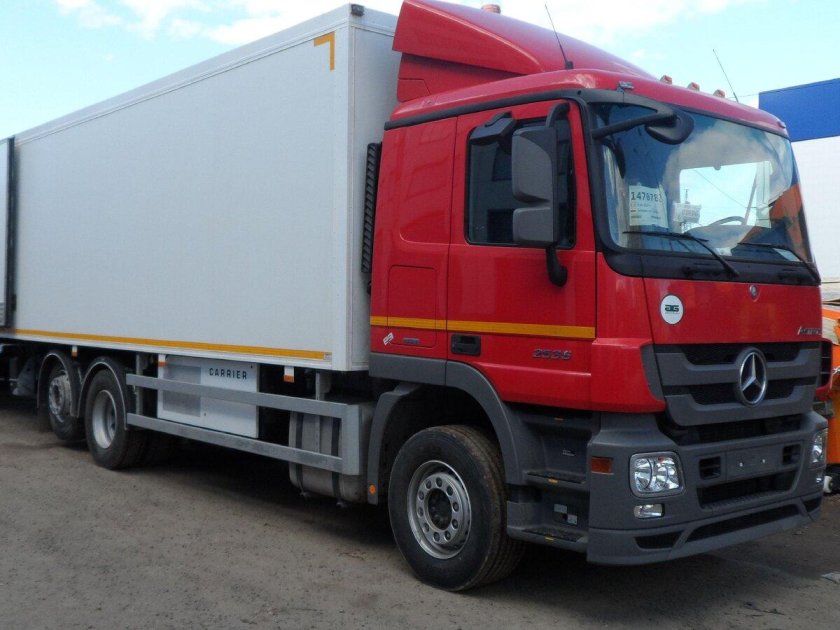 Автопоезд Мерседес Актрос