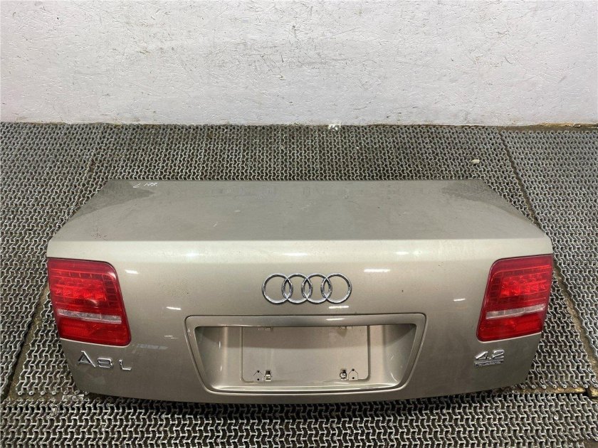 Освещение багажника Ауди а8 д2
