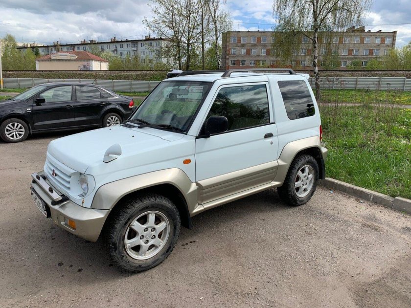 Mitsubishi Pajero Junior 1997