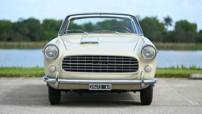 Fiat 124 Coupe by Vignale