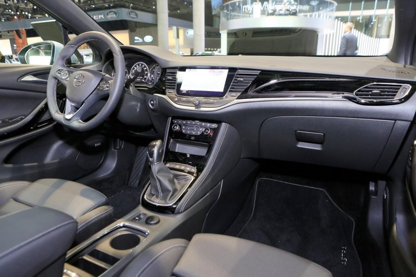 Opel Astra 2020 салон