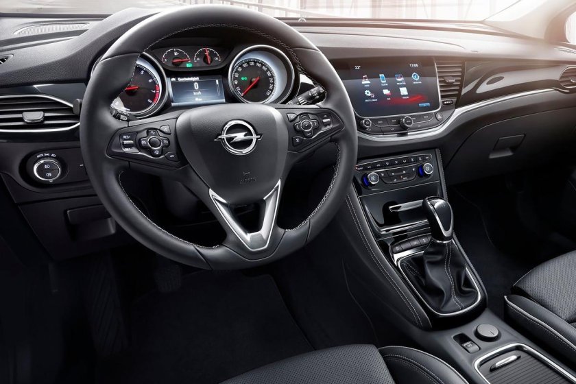 Opel Astra 2015 салон