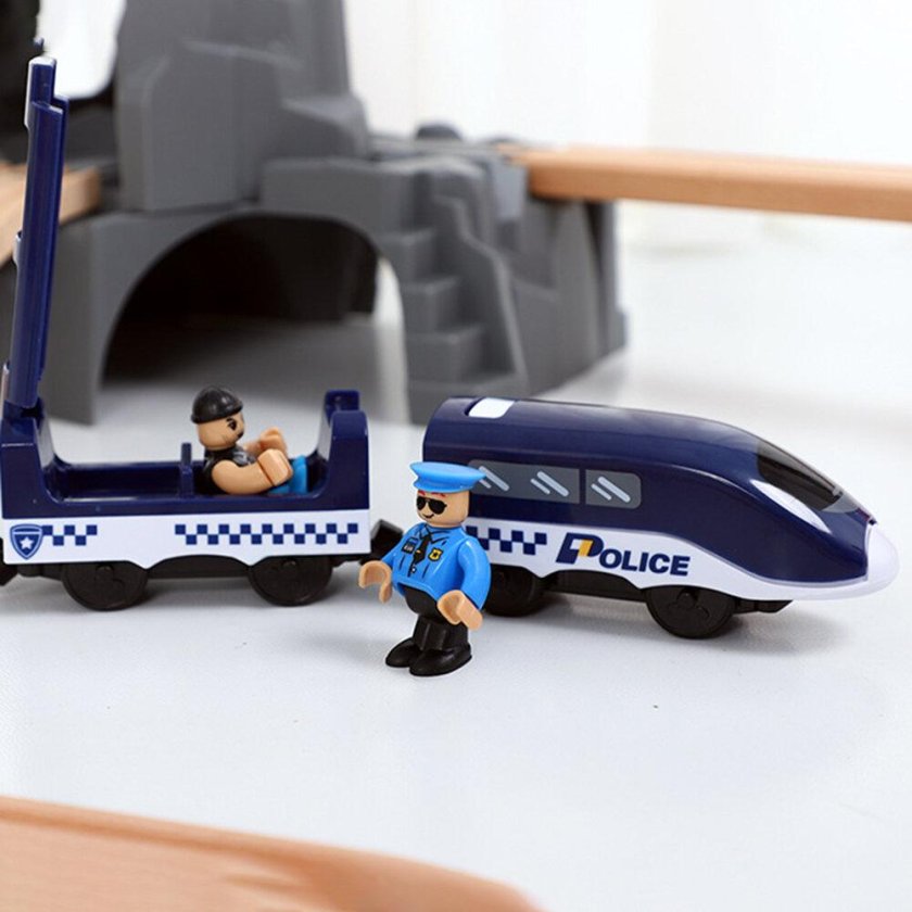 Брио полицейский поезд