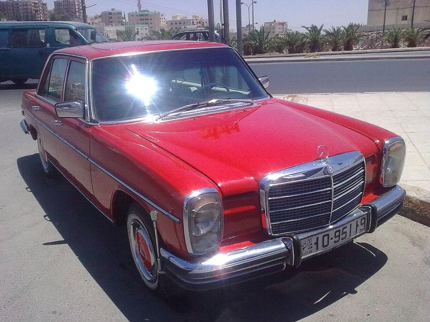 Mercedes Benz 1975