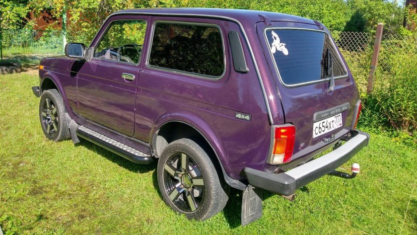 Фиолетовая Нива 21213