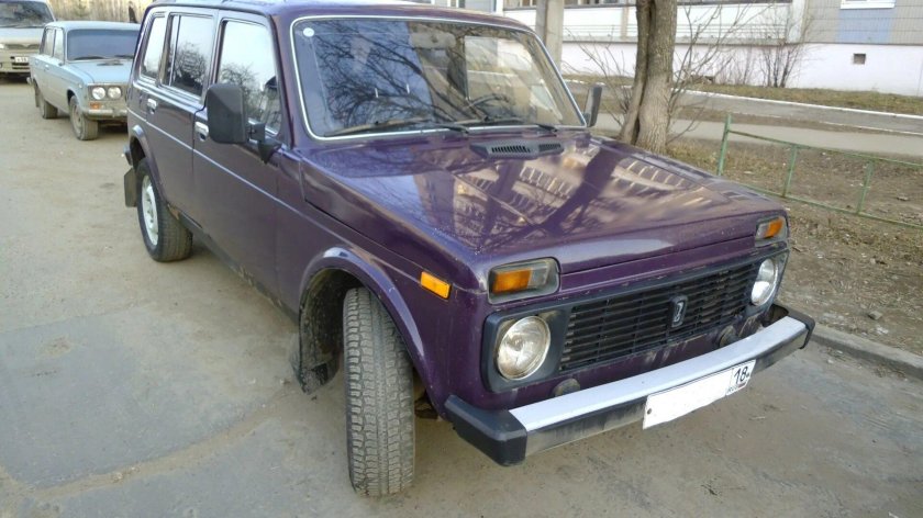 ВАЗ 2131 Нива фиолетовая