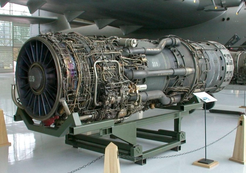Двигатель Pratt &amp; Whitney j58-p4