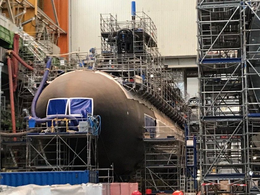 Подводный крейсер Франции