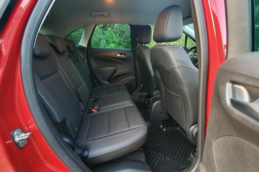 Опель Кроссланд салон