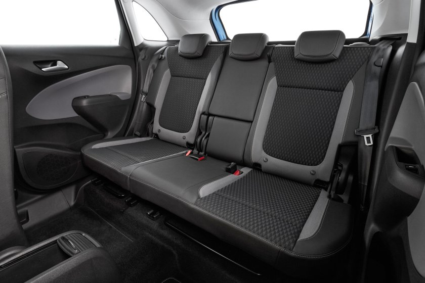 Opel Crossland багажник