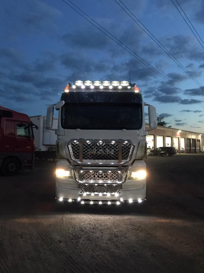 Ман ТГХ С светодиодной балкой