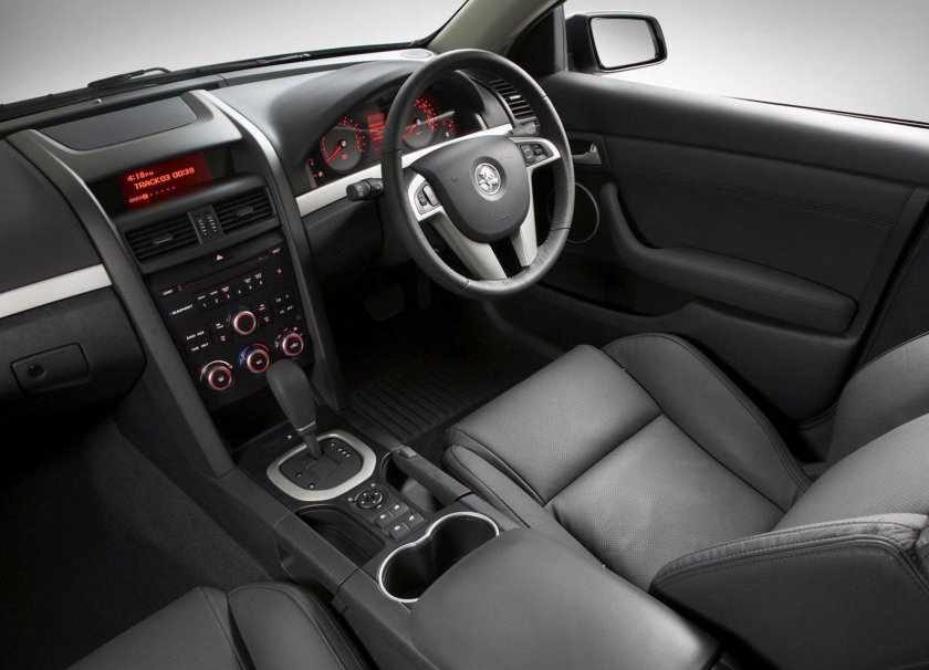 Holden Commodore 2008 универсал салон