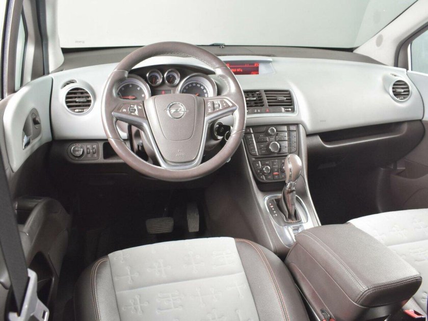 Магнитолы в Опель Мерива б 2012г