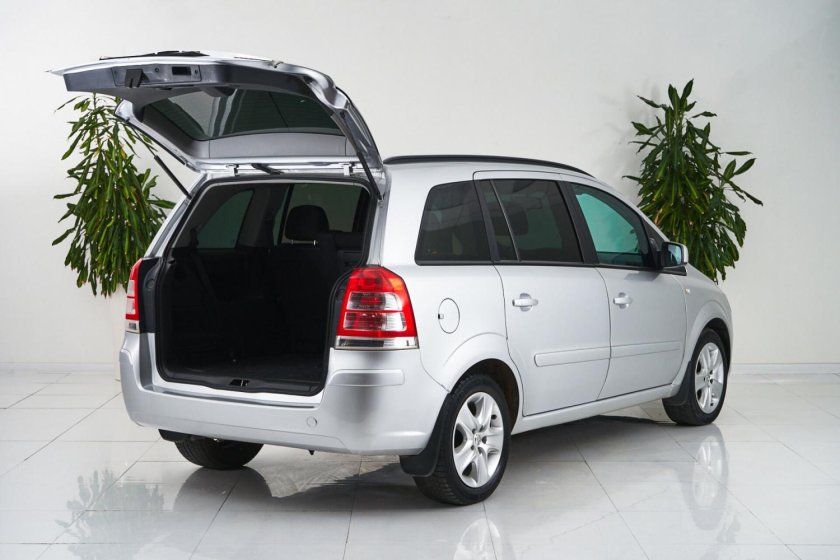 Опель Зафира б робот