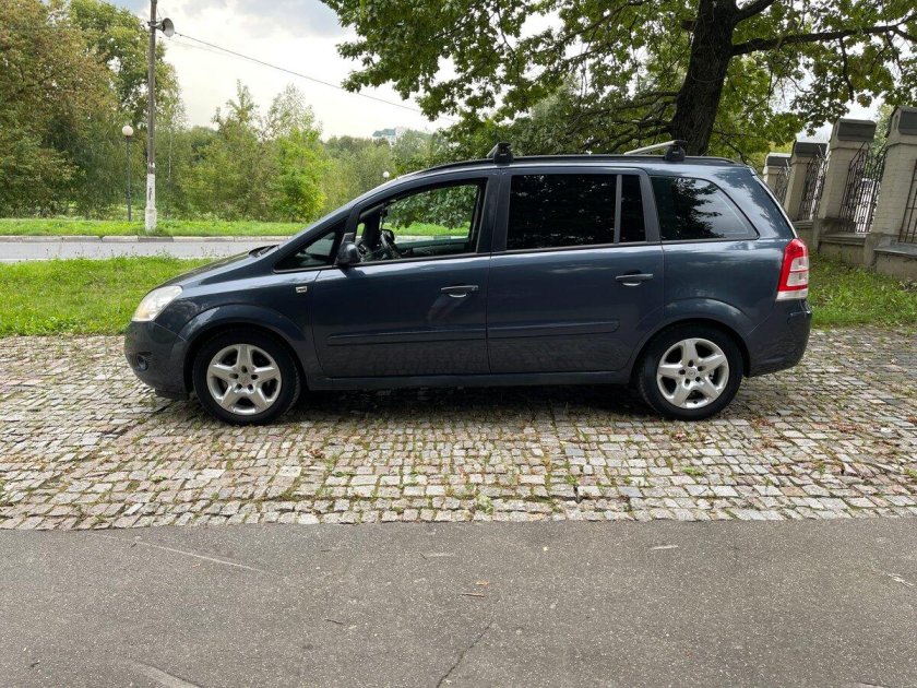 Opel Zafira 2011