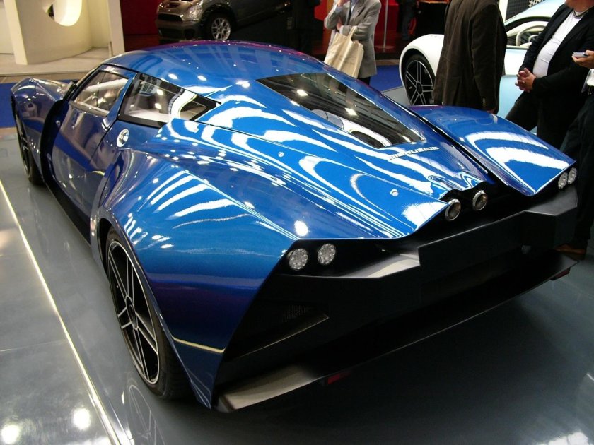 Спорткар Marussia b2