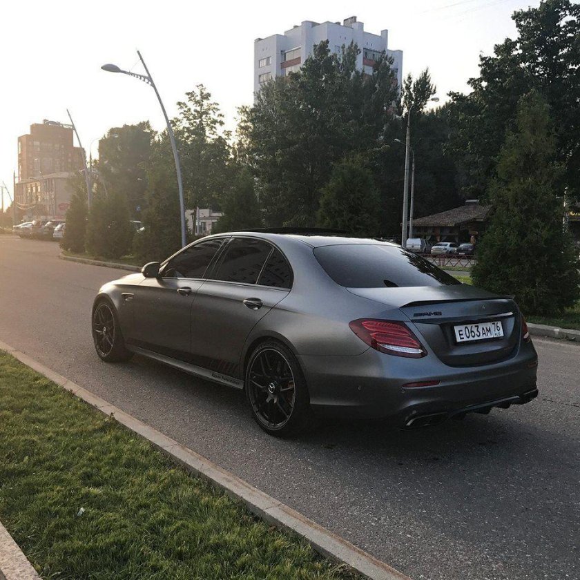 Мерседес Бенц e63 AMG