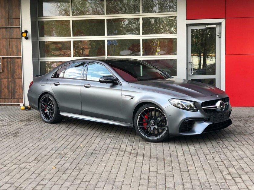 Mercedes w213 AMG серый