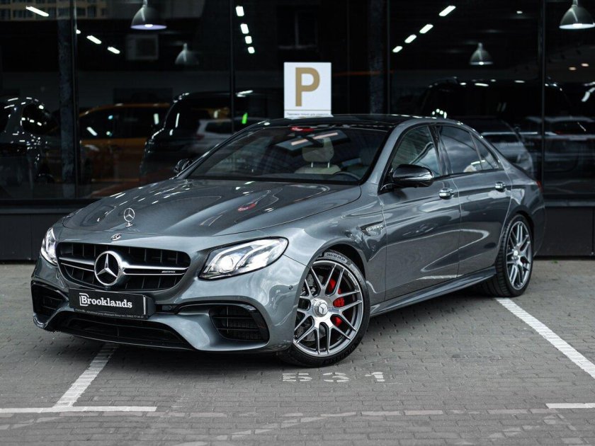 Mercedes Benz e63s AMG