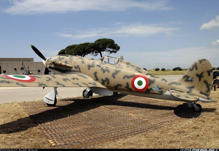 Истребитель Макки 202 Фольгоре