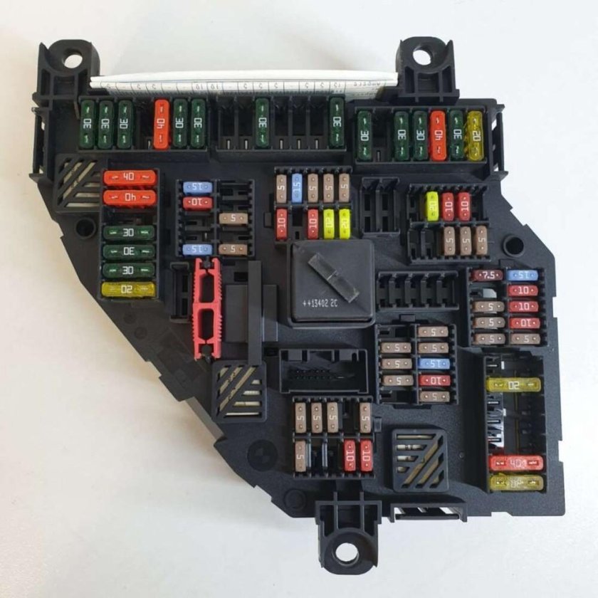 Блок предохранителей БМВ f10