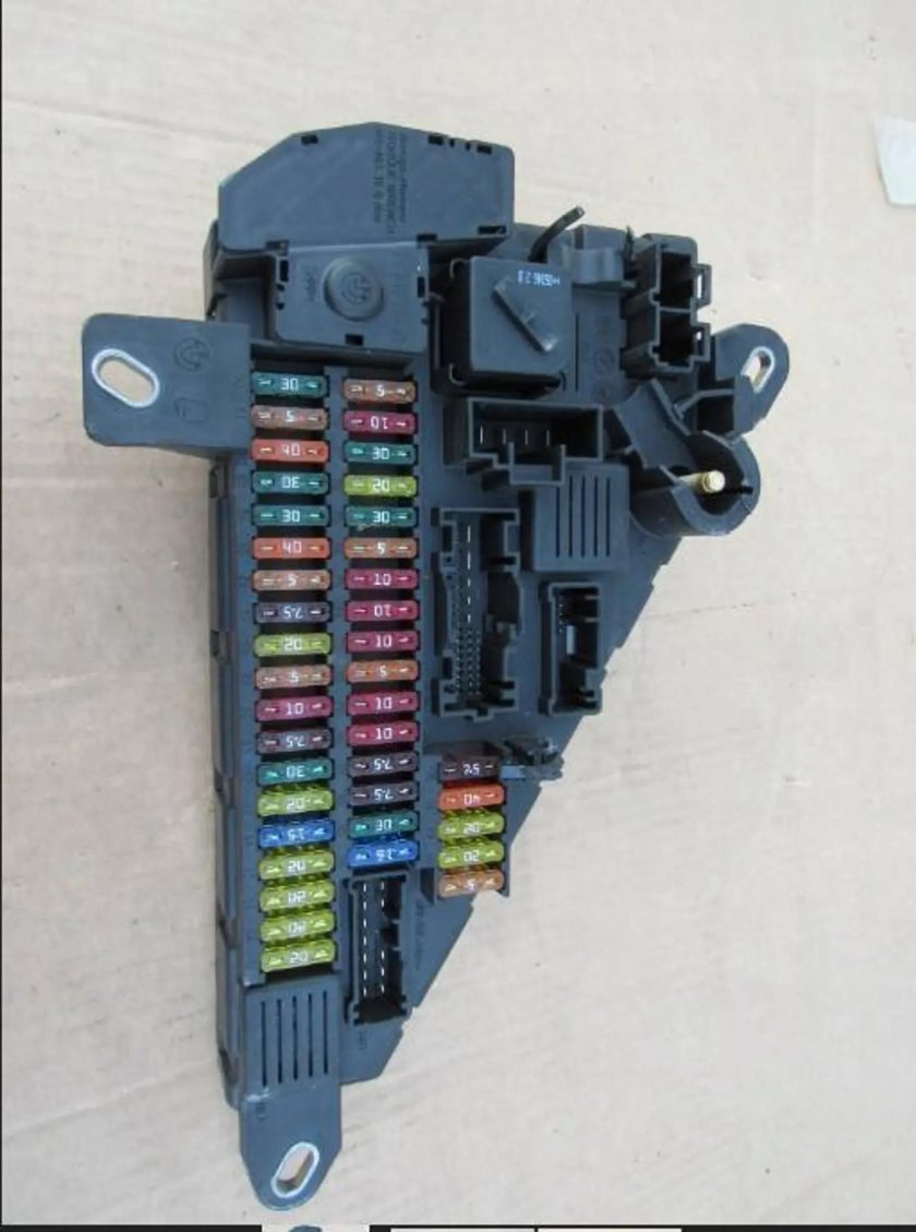 8365903 Предохранитель БМВ