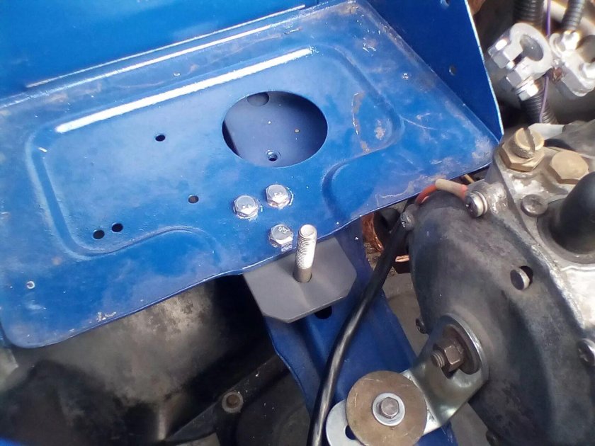 Крепление АКБ Газель 3302