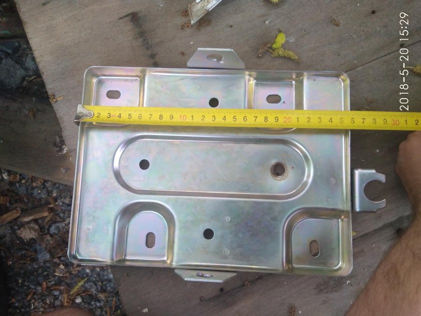 Площадка под АКБ ВАЗ 2107