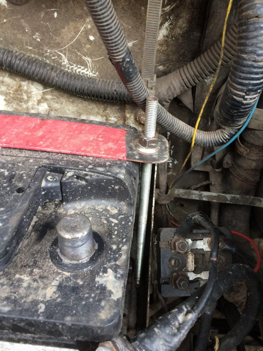 Крепление аккумулятора на ГАЗ 3307