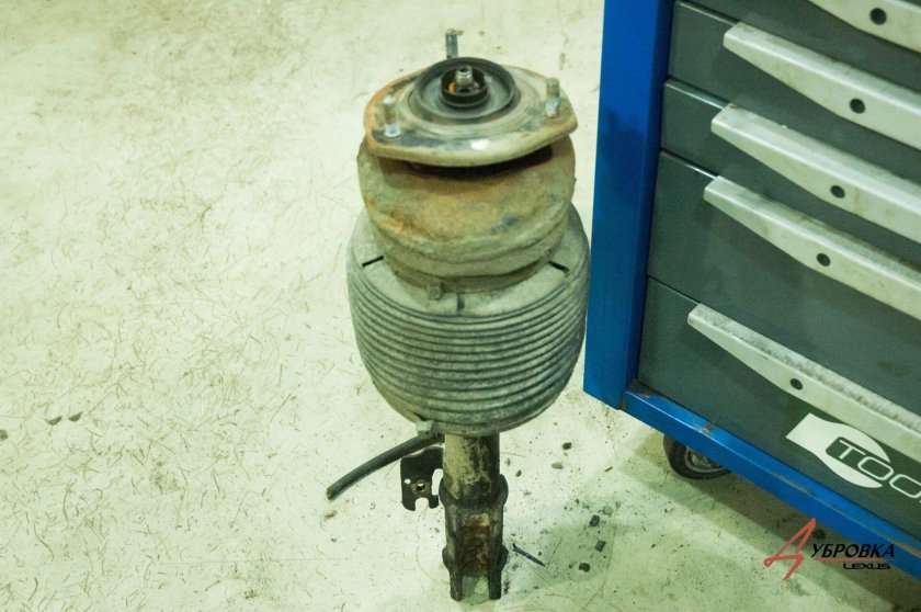 Пневмостойки Lexus RX 300