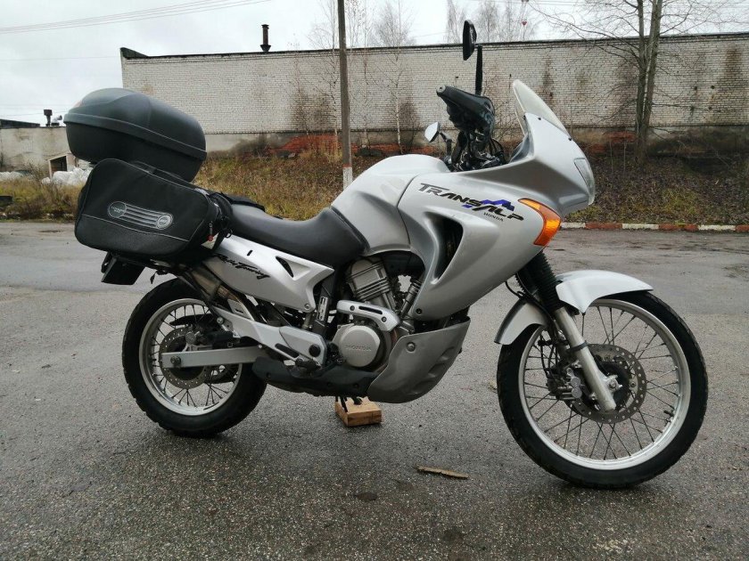 Мотоцикл Хонда трансальп 650 1990