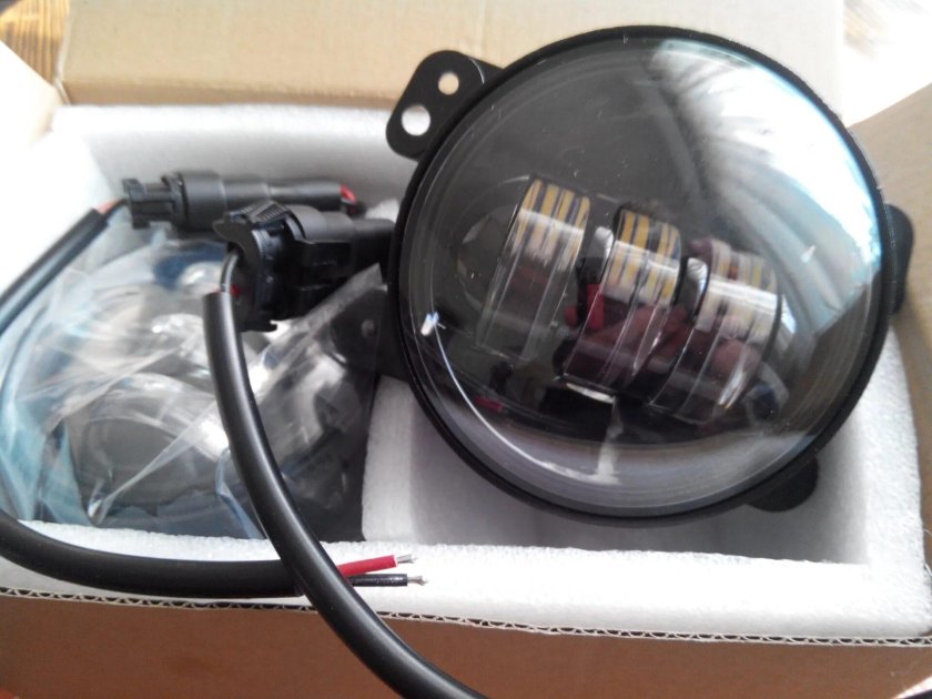 Фара противотуманная УАЗ Патриот светодиодная