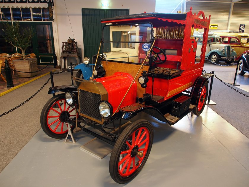 Ford 1916 модель t Полевая скорая помощь.