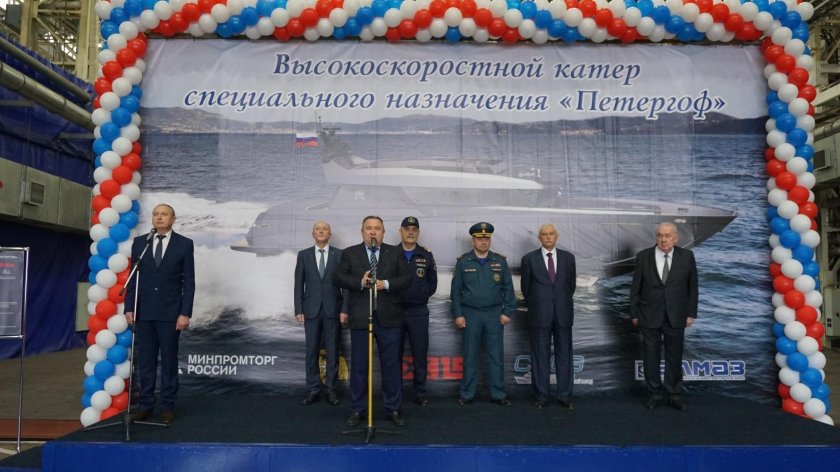 Катер Петергоф СНСЗ высокоскоростной