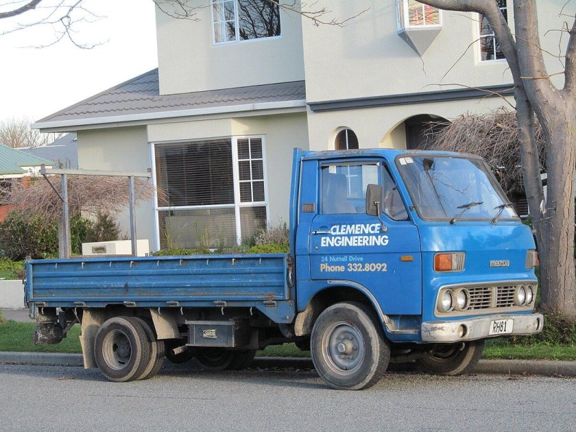 Мазда Титан грузовик 1995