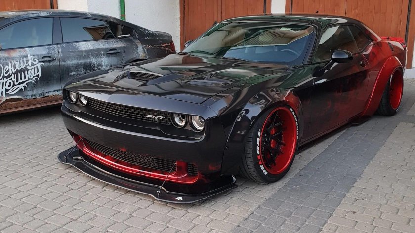 Dodge Challenger тюнингованный