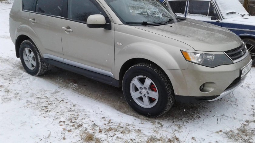 Mitsubishi Outlander XL r16