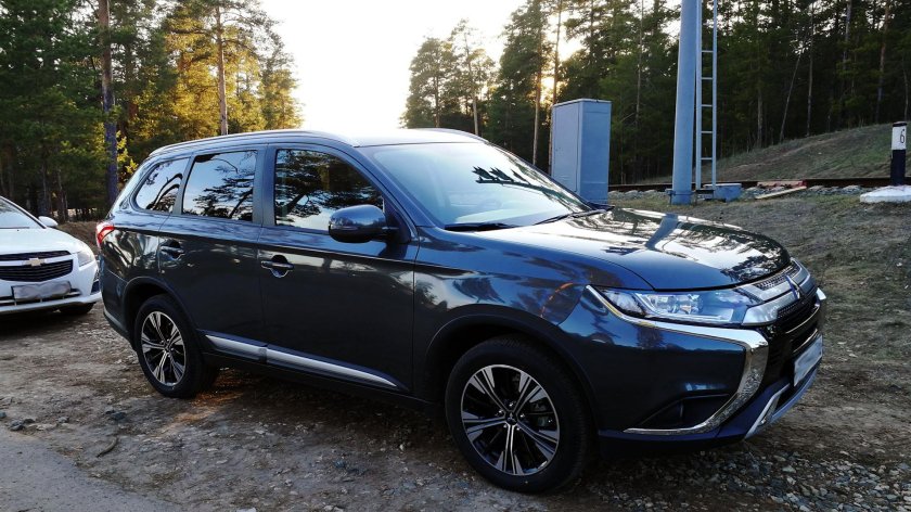 Митсубиси Аутлендер 17