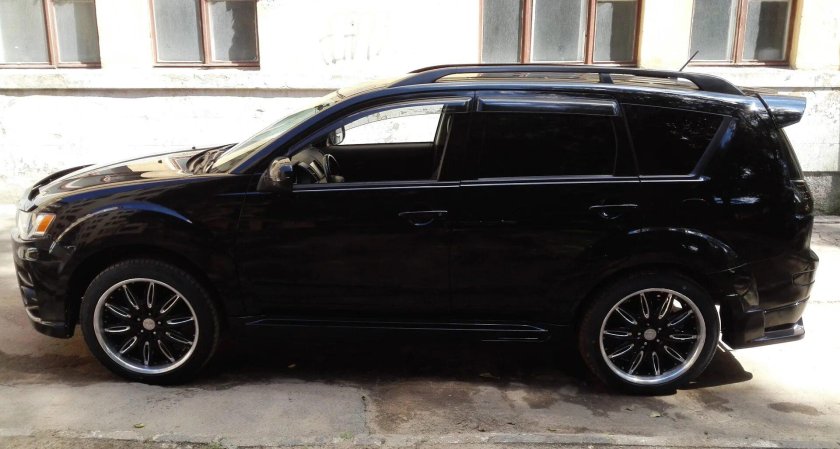 Митсубиси Аутлендер XL r20