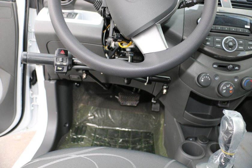 Ручное управление на автомобиль