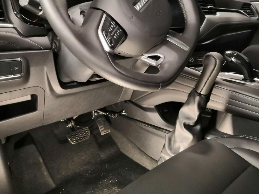 Ручное управление на автомобиль для инвалидов