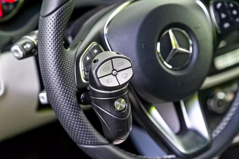 Машина с ручным управлением