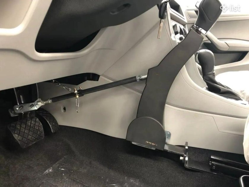 VW Sharan детское кресло