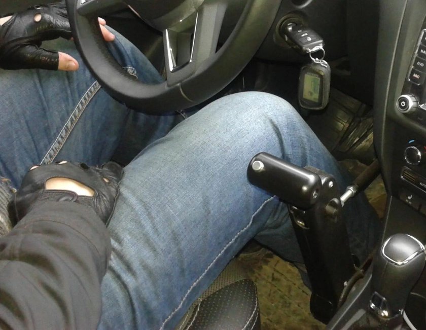 Ручное управление на автомобиль для инвалидов на ВАЗ 2107