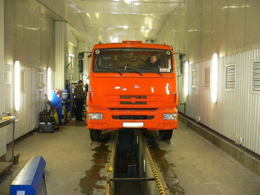 Технический осмотр грузовых автомобилей