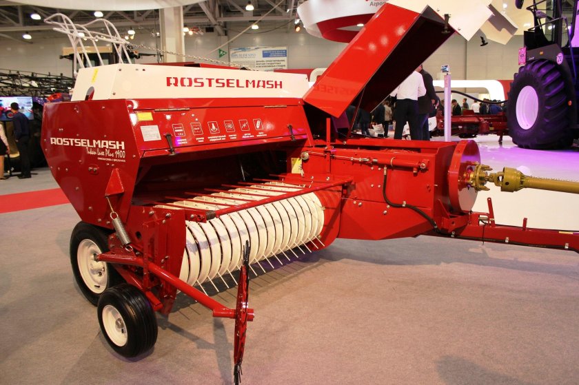 Пресс-подборщик тюковый Ростсельмаш