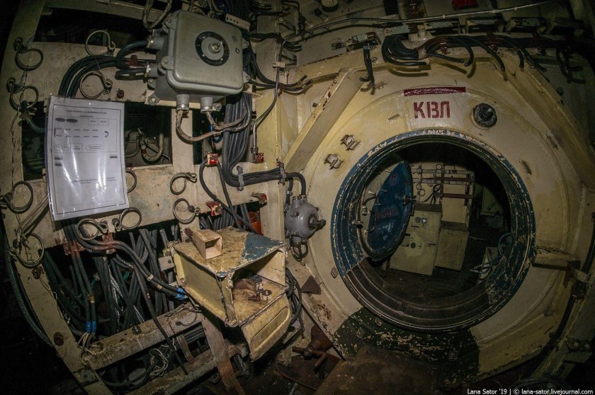 Крым ржавая субмарина б-380