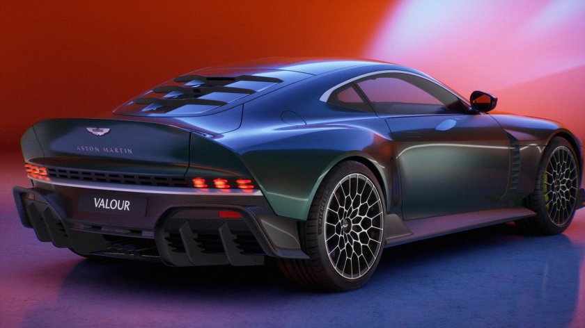 Астон Мартин Valour
