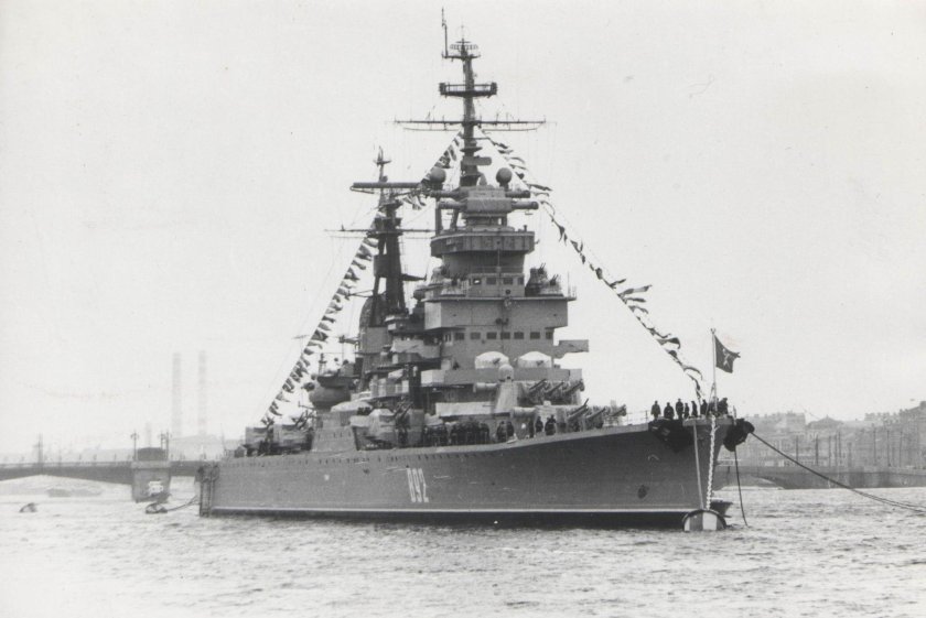 Крейсер комсомолец Балтийский флот